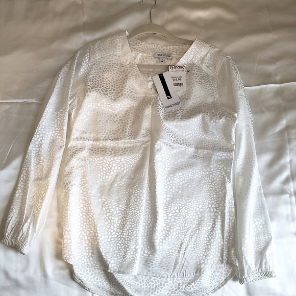 White leopard blouse size small - Picture 1 of 3